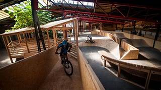 Stride Strasbourg Indoor Bike Park *NOUVEAU PARTENAIRE EDITION 2026/27*